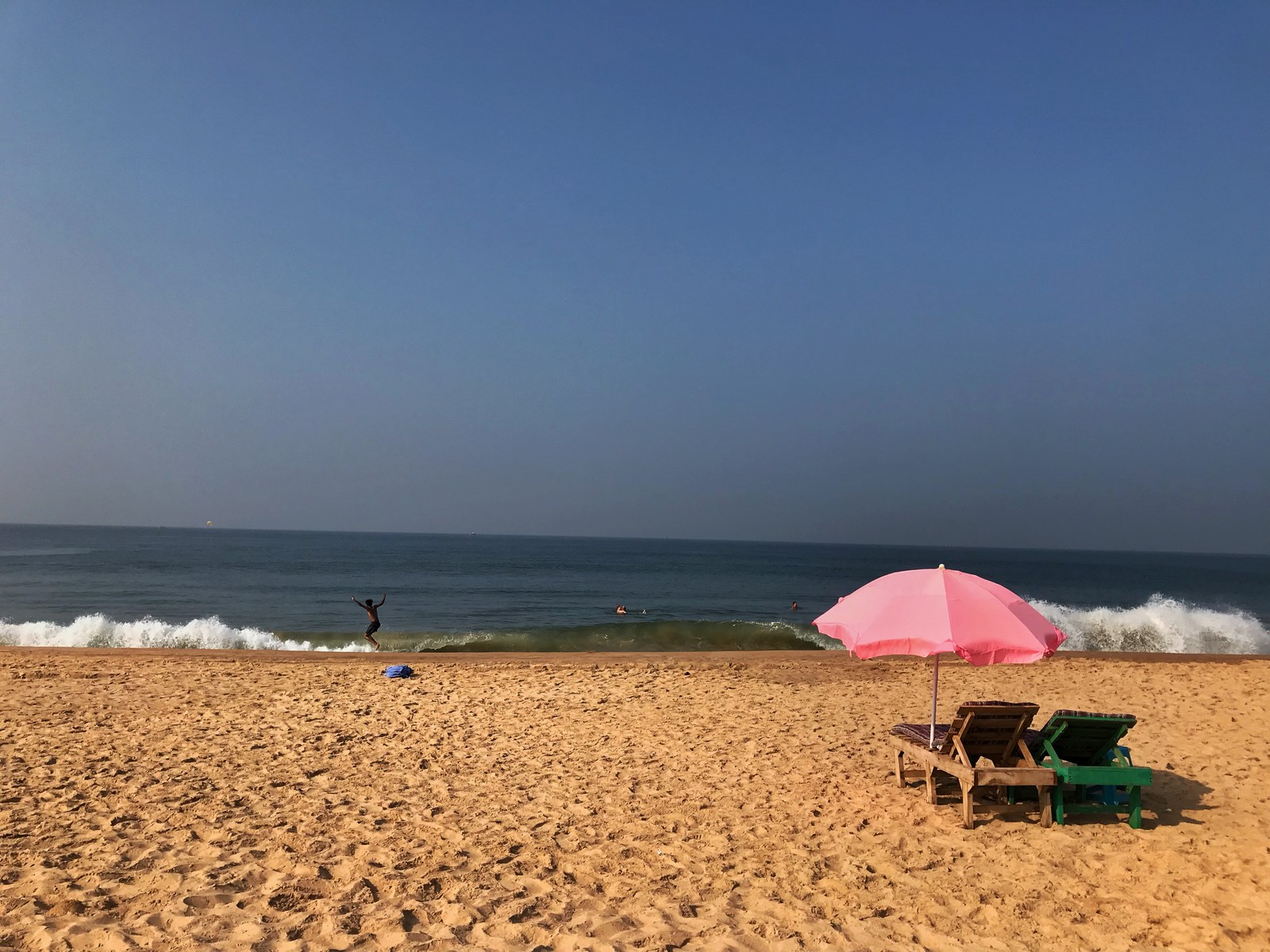 Goa beach cab service - cab near Baga Beach, Calangute, and Anjuna