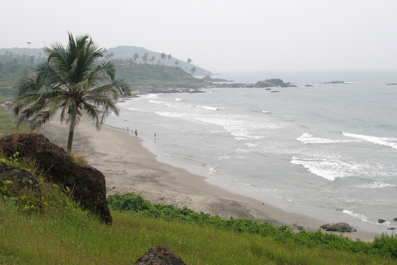Cab service in Vagator - taxi near Vagator Beach and Coutinho Vaddo North Goa